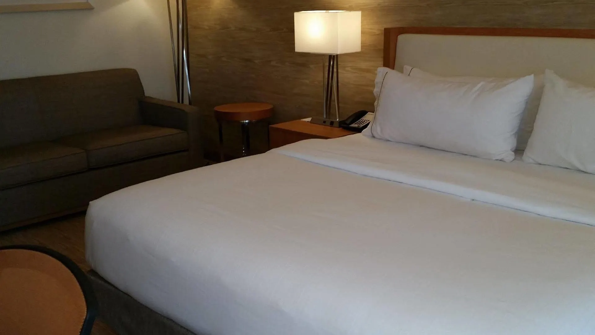 Sleep Inn & Suites Memphis 2*,